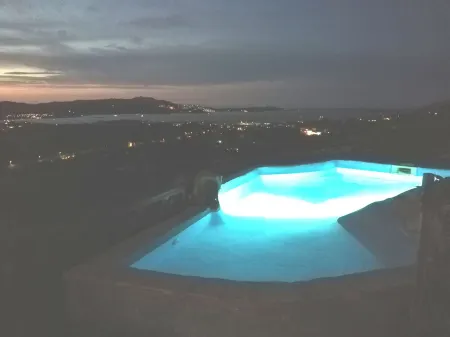 Villa Vista, from the terrace a stunning view to  Costa Smeralda and the Islands Отели рядом с достопримечательностью «Centro Sub Portorotondo»