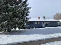 Our little Gem, remodeled and new everything. Close to down town. Hotels in Gem County