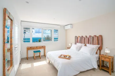 Villa Beach Front House with swimming pool and direct access to the beach Diamant Martinique Hotels in 