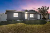 2Br Home w/ Private Pool, Fire Pit & Grill / Near Springs