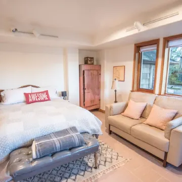 Oceanfront Suite with Hot Tub