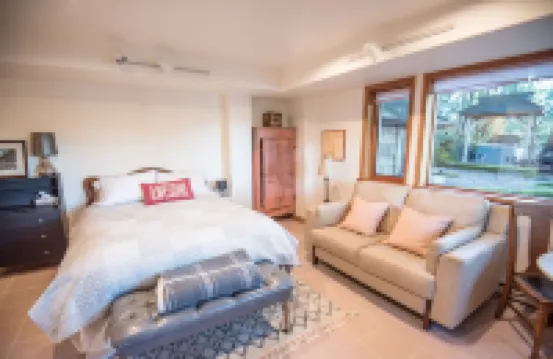 Oceanfront Suite with Hot Tub