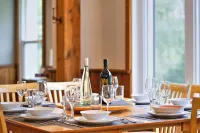 Pet Friendly Large Group Chalet  w Private Beach|10p Hot Tub|Kayaks|