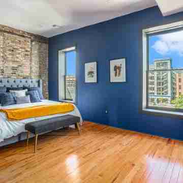Huge Historic Condo downtown in the Heart of the city Rooms