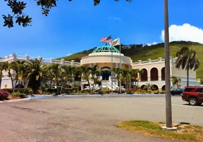 BEACHFRONT, GROUND FLOOR, 1 BEDROOM, NEWLY REMODELED のホテル