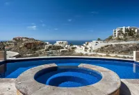 Luxury Staffed Pedregal Villa, 4th Night Free, Downtown Cabo!