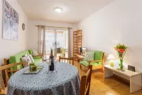 El Faro Apartment. Spacious, bright apartment in a quiet building Hoteles en Los Llanos de Aridane