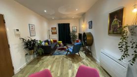 YARM centre apartment with free parking.