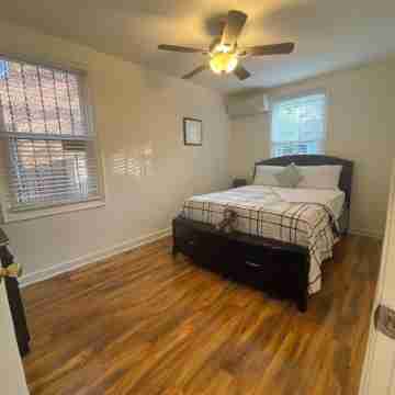 Beautiful Three Bedroom in SE DC. Rooms