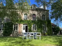 The country house gazebo Hotels in Bezancourt