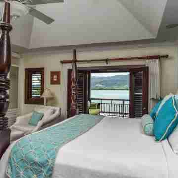 Beach Front Villa W/Pool/Staff, in Gated Community W/Tennis/Gym Rooms