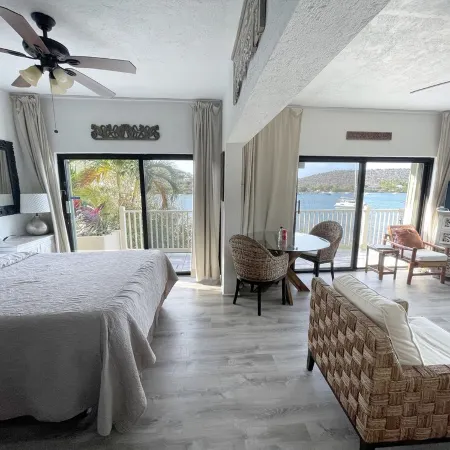Villa East - Panoramic waterfront view - Best location