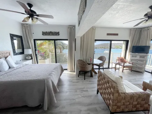 Villa East - Panoramic waterfront view - Best location