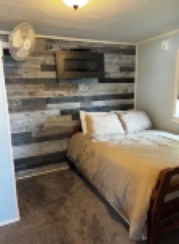 Sleeping Bear Dunes Pet Friendly Cottage on the Lake