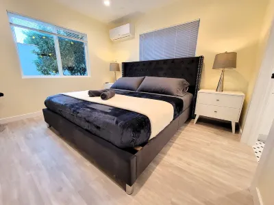 Newly built 2 bedroom ADU near Beverlywood. 5 minutes to Rodeo Drive!