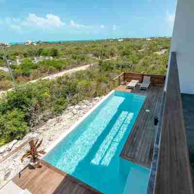 Modern Studio with Expansive Ocean View, Pool Fitness & Recreational Facilities