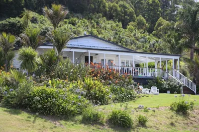 Coastal Farmhouse- Stars, Spa and Birdsong Hotel in zona Ti Point Walkway