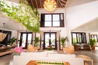 Luxurious & Comfortable near Town & Beaches