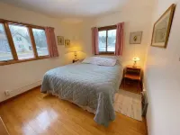 Cozy cottage by the lake Hotels in Montreal