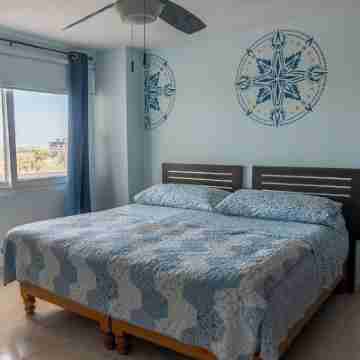 Beachfront Luxury Condo! Casa Sirenita Rooms