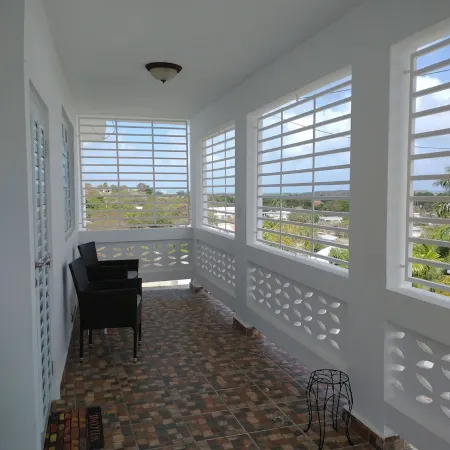 Hill House in a Great Location - Las Croabas.