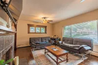 Mountain Views Newly Renovated Home