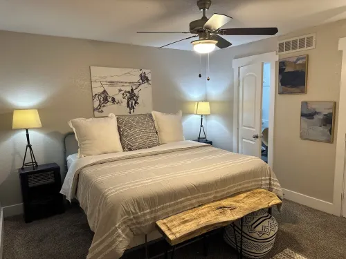 Near Cowboy and Ranger Stadium/ Six Flags/ Hurricane Harbor/ Texas LIVE