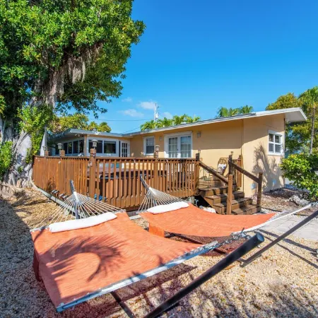 Marathon Family Retreat:  Pool, Hot Tub & Outdoor Movie Theater