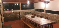 Farmhouse with pool and fireplace 20m from Spain!