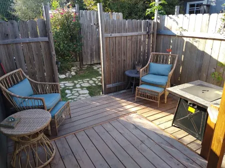 Zannabella BNB Scenic Sunrise Tiny Cabin includes gourmet breakfast