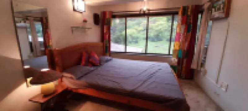 Cozy Hill-touch villa with Lounge Pool. Quiet neighbourhood. Quick trek to lake