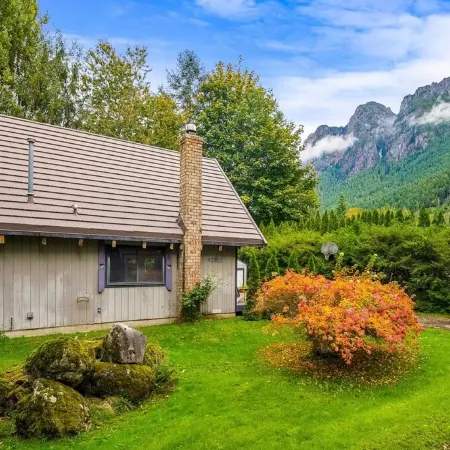 Unique/modern/Mt Si/Shopping