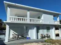 Beachfront Bliss: Spacious 5-Bedroom, 2-Bath Escape with Stunning Ocean Views Hotel di Rio Jueyes