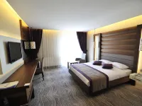 Grand Cenas Hotel Hotels in Agri
