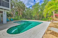 Canal-Front Gem w/ Pool & Hot Tub in Anna Maria - شاطئ