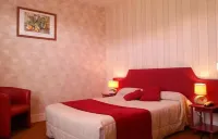 Hôtel la Résidence Hotels in Pujols