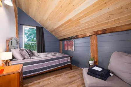 33 Vines Winery & Vineyard Отели в г. Леннокс энд Аддингтон Каунти