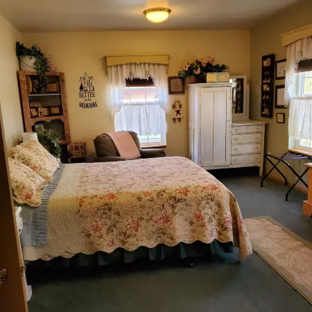 Alaska's Lake Lucille Bed & Breakfast
