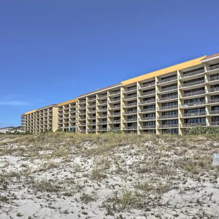 Beachfront Bliss on Dauphin Island w/ Pool Access!