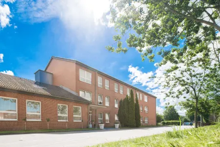 Taba Hotel Отели в г. Бад-Брамштедт