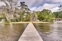 Jacksonville Vacation Home w/ Trout River Access