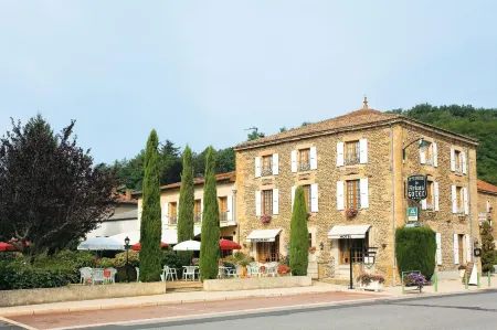 Logis Hôtel-Restaurant le Relais Отели в г. Марсийоль