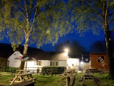The Moon Inn at Stoney Middleton Отели в г. Баслоу энд Бабнелл