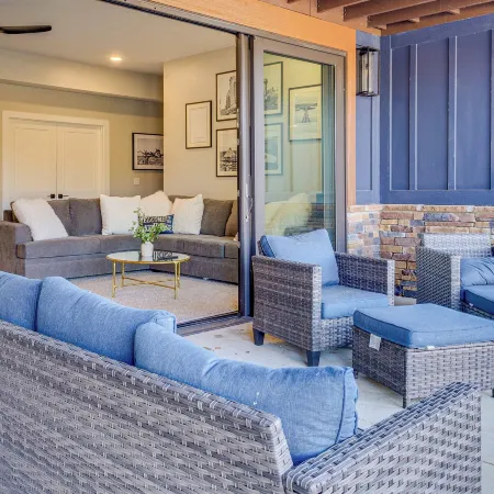 Lakefront Gem: Dock & Hot Tub in Jacksboro