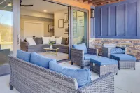 Lakefront Gem: Dock & Hot Tub in Jacksboro - Boutique