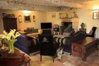 Les Carmes and Spa Hotels in Le Thor