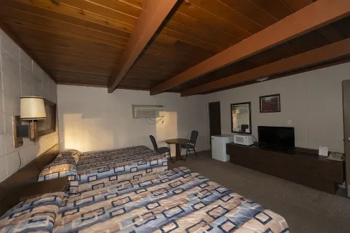 Cedar Inn Hotels in Mccook