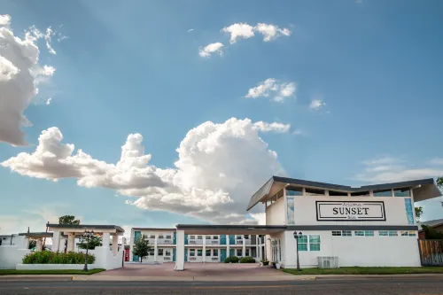 Arizona Sunset Inn & Suites