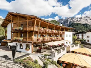 Boutique Hotel Nives - Luxury & Design in the Dolomites