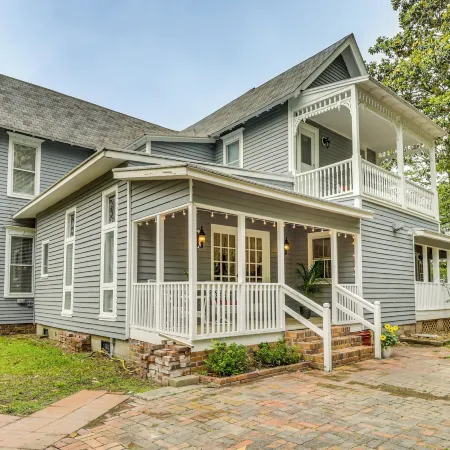 Walk to Waterfront Downtown Elizabeth City Home!
